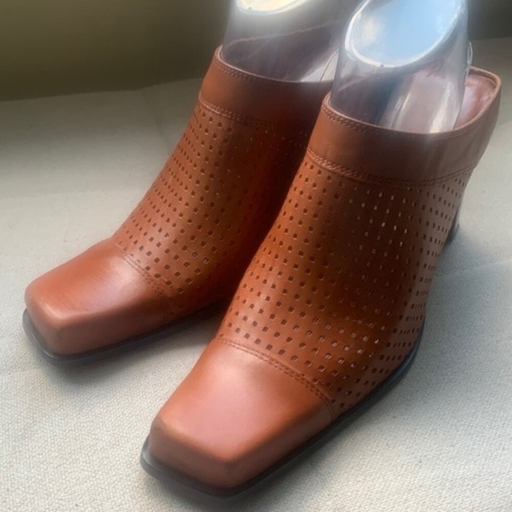 Two Lips "Kelly" Perforated Leather Slip On Square Toe Heeled Mules Size 8M